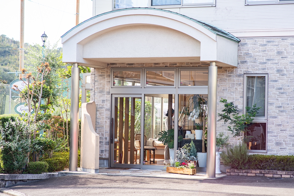 松山市山西駅美容室・美容院・ヘアサロン|アルクール
